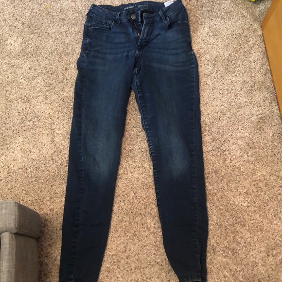 Old Navy Denim - ⚡️4/$10⚡️RIPPED FREE dark washed high-rise jeans